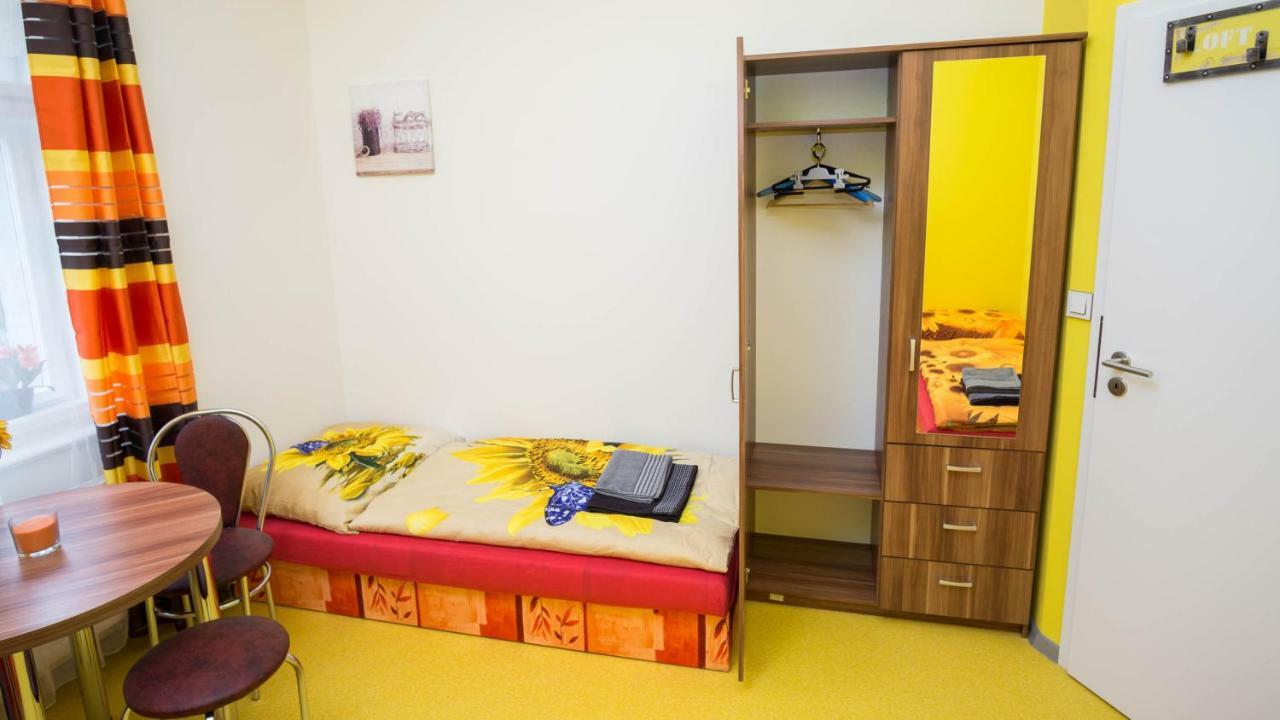 Apartment Four Year Seasons - Walkable To Centre, Metro And Riverside Prague Exterior photo